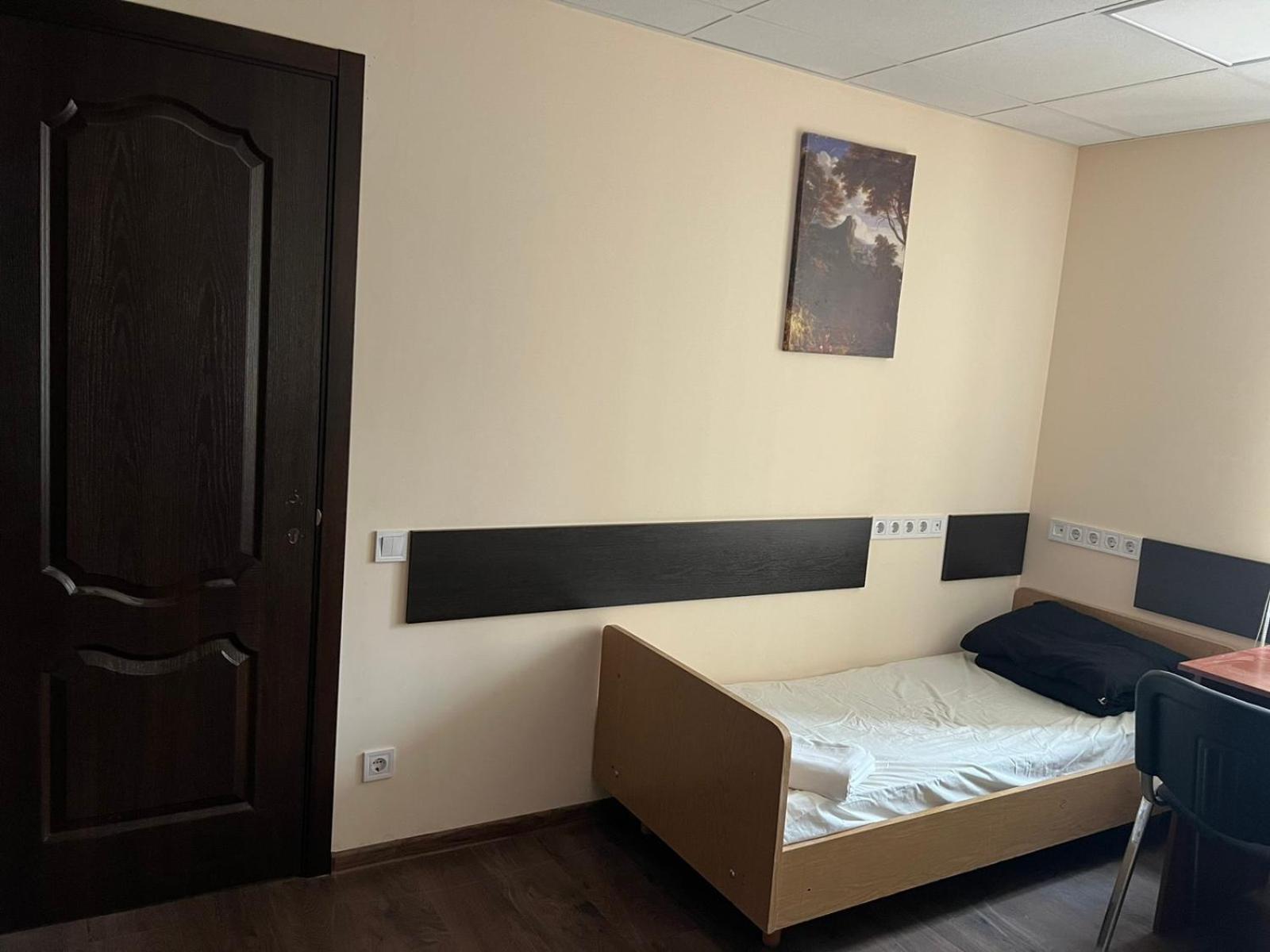 Hostel Krone Gok Zatishok Kyiv Exterior photo
