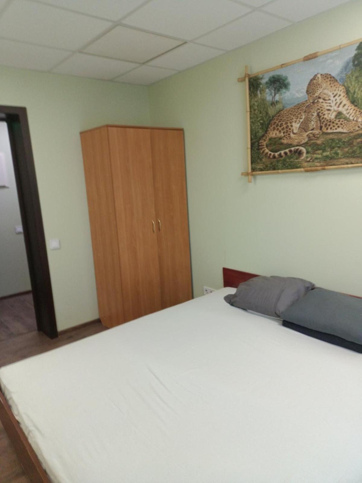 Hostel Krone Gok Zatishok Kyiv Exterior photo